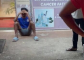 ಮಂಗಳೂರು : ಲವ್ವರ್ ಔಟಿಂಗ್ ಬಂದಿಲ್ಲವೆಂದು ಪಿಜಿಗೆ ಕಲ್ಲೆಸೆದ ಯುವಕ..!!!