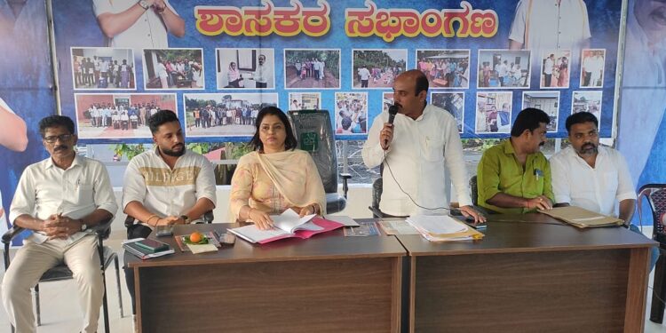 ರೈ ಚಾರಿಟೇಬಲ್ ಟ್ರಸ್ಟ್ : ವಸ್ತ್ರ ವಿತರಣಾ ಕಾರ್ಯಕ್ರಮ : ಸ್ವಯಂ ಸೇವಕರಿಂದ ಪರಿಪೂರ್ಣ ಸೇವೆ ದೊರೆಯಲಿದೆ – ಶಾಸಕ ಅಶೋಕ್