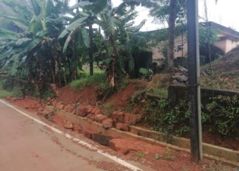 ಬಡಗನ್ನೂರು : ಭಾರೀ ಗಾಳಿ-ಮಳೆಗೆ ಶಾಲಾ ಕಾಂಪೌಂಡ್ ಕುಸಿತ..!!