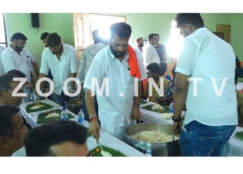 ಪುತ್ತೂರು : ಪೌರ ಕಾರ್ಮಿಕರೊಂದಿಗೆ ಸಹಭೋಜನದ ಮೂಲಕ ಜನ್ಮದಿನ ಆಚರಿಸಿದ ಅರುಣ್ ಕುಮಾರ್ ಪುತ್ತಿಲ
