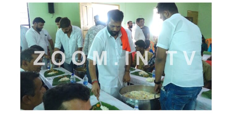 ಪುತ್ತೂರು : ಪೌರ ಕಾರ್ಮಿಕರೊಂದಿಗೆ ಸಹಭೋಜನದ ಮೂಲಕ ಜನ್ಮದಿನ ಆಚರಿಸಿದ ಅರುಣ್ ಕುಮಾರ್ ಪುತ್ತಿಲ