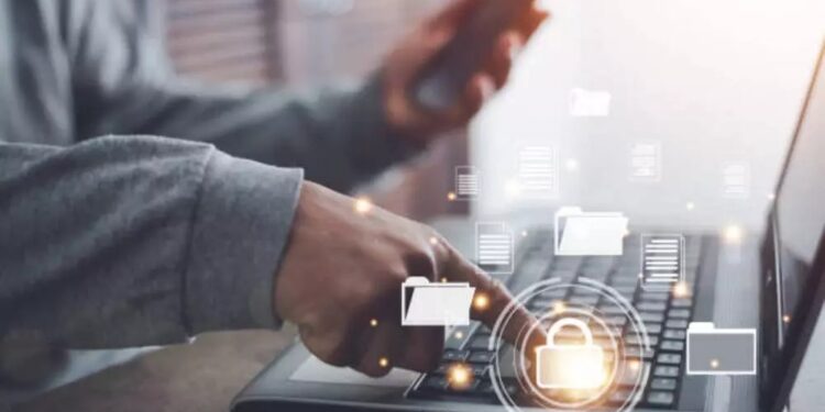 ಆನ್​​ಲೈನ್​​ ಶಾಪಿಂಗ್​​ ಮಾಡೋ ಚಟ ಇದೆಯೇ..ಎಚ್ಚರ : ದಿನಕ್ಕೊಂದು ರೀತಿಯಲ್ಲಿ ಸೈಬರ್ ಖದೀಮರ ಕೈಚಳಕ ; ಪೊಲೀಸರ ನಿದ್ದೆಗೆಡಿಸಿದ ಸೈಬರ್ ವಂಚಕರು