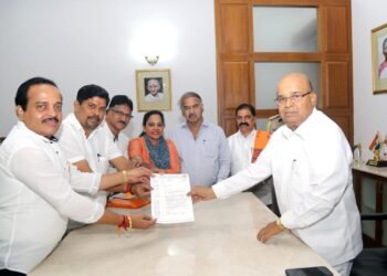 ರಾಜ್ಯಪಾಲರಿಗೆ ಕಂಬಳದ ಆಮಂತ್ರಣ : ಕಂಬಳಕ್ಕೆ ಆಹ್ವಾನ