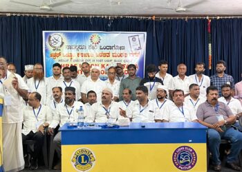 ಪುತ್ತೂರು : ಹತ್ತೂರಿನ ಅಶ್ರಫ್ ಹೆಸರಿನವರು ಒಂದೆಡೆ ಸೇರುವ ವಿಶೇಷ ಕಾರ್ಯಕ್ರಮ : ‘ಅಶ್ರಫ್ ಒಕ್ಕೂಟದ’ ಕರ್ನಾಟಕ ರಾಜ್ಯಾಧ್ಯಕ್ಷರಾಗಿ ಅಶ್ರಫ್ ಕಲ್ಲೇಗ, ಪ್ರಧಾನ ಕಾರ್ಯದರ್ಶಿಯಾಗಿ ಅಶ್ರಫ್ ಮಾದಾಪುರ