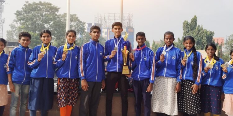 ವಿದ್ಯಾಭಾರತಿ ರಾಷ್ಟ್ರಮಟ್ಟದ ಕ್ರೀಡಾಕೂಟದಲ್ಲಿ ವಿವೇಕಾನಂದ ಆಂಗ್ಲ ಮಾಧ್ಯಮ ಶಾಲಾ ವಿದ್ಯಾರ್ಥಿಗಳ ಅಪ್ರತಿಮ ಸಾಧನೆ : 9 ಚಿನ್ನ, 4 ಬೆಳ್ಳಿ ಹಾಗೂ 2 ಕಂಚಿನ ಪದಕಗಳೊಂದಿಗೆ – 9 ವಿದ್ಯಾರ್ಥಿಗಳು ಎಸ್.ಜಿ.ಎಫ್.ಐ ಗೆ ಆಯ್ಕೆ