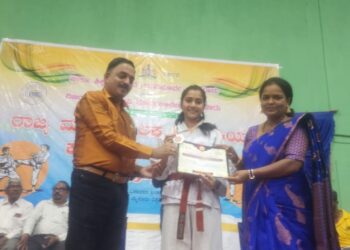 ರಾಜ್ಯ ಮಟ್ಟದ ಕರಾಟೆ ಪಂದ್ಯಾಟದಲ್ಲಿ ಬೆಳ್ಳಿಯ ಪದಕ ಪಡೆದ ವಿವೇಕಾನಂದ ಪದವಿಪೂರ್ವ ಕಾಲೇಜಿನ ಪುಣ್ಯ
