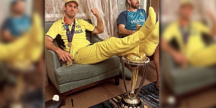 ವಿಶ್ವಕಪ್​ ಮೇಲೆ ಕಾಲಿಟ್ಟು ಉದ್ಧಟತನ ಮೆರೆದ ಆಸೀಸ್​ ಪ್ಲೇಯರ್​! ದುರಂಕಾರದ ಪರಮಾವಧಿ..!!