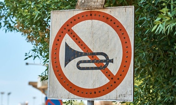 ಇನ್ಮುಂದೆ ಮಂಗಳೂರಿನ ಕೆಲವು ಪ್ರದೇಶದಲ್ಲಿ ಹಾರ್ನ್ ಹಾಕುವಂತಿಲ್ಲ : ಉಲ್ಲಂಘಿಸಿದರೆ ದಂಡ ಖಚಿತ..!!!