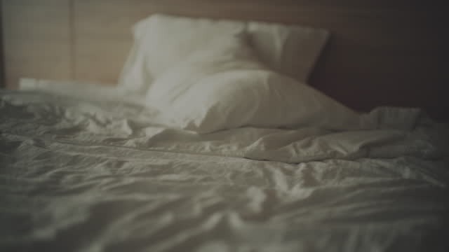 ಹೆಂಡತಿಯನ್ನು ರೂಮ್ನಲ್ಲಿ ಕೂಡಿಹಾಕಿ ಅತ್ತೆ, ಮಕ್ಕಳ ಜೊತೆ ನಿದ್ರಿಸುತ್ತಿದ್ದ ಪತಿ : ಠಾಣೆ ಮೆಟ್ಟಿಲೇರಿದ ಪತ್ನಿ