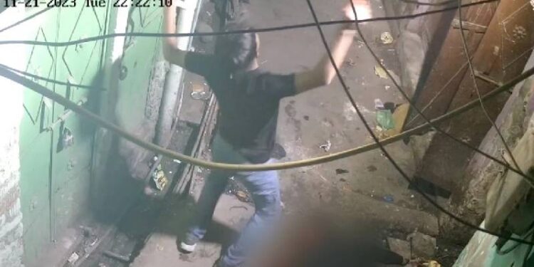 ಬಿರಿಯಾನಿ ತಿನ್ನಲು ಹಣ ನೀಡದ ಅಪರಿಚಿತ : 60 ಬಾರಿ ಚುಚ್ಚಿ ಕೊಂದ ಅಪ್ರಾಪ್ತ : ದೃಶ್ಯ ಸಿಸಿಟಿವಿಯಲ್ಲಿ ಸೆರೆ