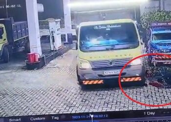 ಪೆಟ್ರೋಲ್​ ಬಂಕ್​ನಲ್ಲಿ ಕಾರ್ಮಿಕನ ಮೇಲೆ ಹರಿದ ಟಿಪ್ಪರ್ : ಸ್ಥಳದಲ್ಲೇ ಸಾವು