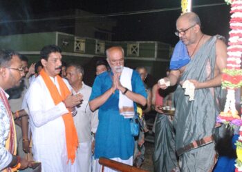 ಪುತ್ತೂರು : ಶ್ರೀಲಕ್ಷ್ಮೀ ವೆಂಕಟರಮಣ ದೇವಸ್ಥಾನದ ಉತ್ಸವದಲ್ಲಿ ಸಂಸದ ನಳಿನ್ ಕುಮಾರ್ ಕಟೀಲ್ ಭಾಗಿ