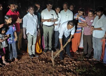 ವಿಟ್ಲಮುಡ್ನೂರು ಬೇರಿಕೆ ಓಟೆ ರಸ್ತೆ ಕಾಮಗಾರಿಗೆ ಶಿಲಾನ್ಯಾಸ : ‘ಸರಕಾರದ ಯೋಜನೆಯ ಬಗ್ಗೆ ಬಿಜೆಪಿ ಸುಳ್ಳು ಹೇಳುವುದನ್ನು ನಿಲ್ಲಿಸಬೇಕು’ – ಶಾಸಕ ಅಶೋಕ್ ರೈ