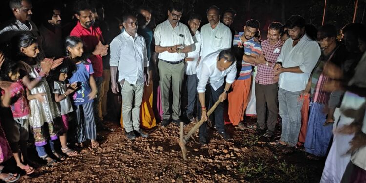 ವಿಟ್ಲಮುಡ್ನೂರು ಬೇರಿಕೆ ಓಟೆ ರಸ್ತೆ ಕಾಮಗಾರಿಗೆ ಶಿಲಾನ್ಯಾಸ : ‘ಸರಕಾರದ ಯೋಜನೆಯ ಬಗ್ಗೆ ಬಿಜೆಪಿ ಸುಳ್ಳು ಹೇಳುವುದನ್ನು ನಿಲ್ಲಿಸಬೇಕು’ – ಶಾಸಕ ಅಶೋಕ್ ರೈ