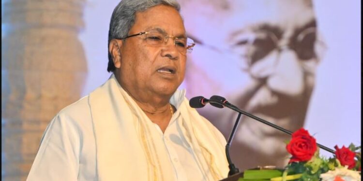 ‘ಇಂದಿನಿಂದ ಎಲ್ಲಾ ಸರ್ಕಾರಿ ಶಾಲೆಗಳಿಗೆ ಉಚಿತ ನೀರು ಮತ್ತು ವಿದ್ಯುತ್’  – ಸಿಎಂ ಸಿದ್ದರಾಮಯ್ಯ ಘೋಷಣೆ