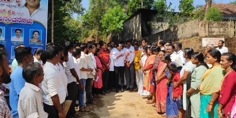 ಪುತ್ತೂರು : ಮುರ ಪುಣ್ಯಕುಮಾರ ದೈವಸ್ಥಾನದ ರಸ್ತೆ ಉದ್ಘಾಟನೆ