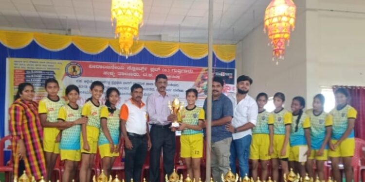 ಅಂತರ್ ಜಿಲ್ಲಾ ಮಟ್ಟದ ಪ್ರಾಥಮಿಕ ಶಾಲಾ ವಿಭಾಗದ ಕಬಡ್ಡಿ ಪಂದ್ಯಾಟ : ಲಿಟ್ಲ್ ಫ್ಲವರ್ ಶಾಲೆಯ ಬಾಲಕಿಯರ ತಂಡ ಪ್ರಥಮ