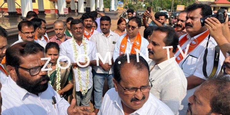 ಪುತ್ತೂರು : ನಗರಸಭಾ ಉಪಚುನಾವಣೆ : ಬಿಜೆಪಿಯಿಂದ ಶ್ರೀ ಮಹಾಲಿಂಗೇಶ್ವರ ದೇವಸ್ಥಾನದಲ್ಲಿ ವಿಶೇಷ ಪ್ರಾರ್ಥನೆ : ಡಾ. ಸುರೇಶ್ ಪುತ್ತೂರಾಯ ಸಹಿತ ಪ್ರಮುಖರು ಭಾಗಿ