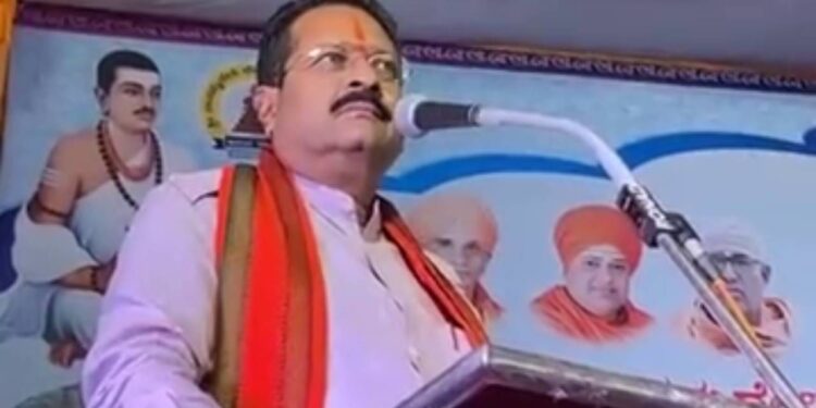 ‘ಎಲ್ಲಾ ಹುದ್ದೆ ತಮ್ಮ ಮಕ್ಕಳಿಗೆ ಬೇಕು,.ಇನ್ನೂ ಏನಾದರೂ ಉಳಿದಿದ್ದರೇ ಮನೆಯ ಬೆಕ್ಕುಗಳಿಗೆ ಕೊಡಿ’ ; ಬಿಎಸ್​ವೈ ವಿರುದ್ಧ​ ಕಿಡಿಕಾರಿದ ಯತ್ನಾಳ್