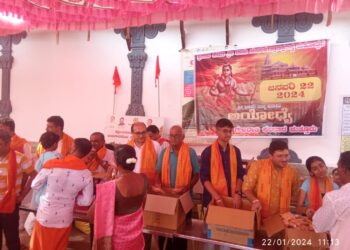 ರಾಮಮಂದಿರ ಉದ್ಘಾಟನೆ : ಪುತ್ತೂರು ಶ್ರೀ ಮಹಾಲಿಂಗೇಶ್ವರ ದೇವಸ್ಥಾನದ ಆವರಣದಲ್ಲಿ ಗುಜರಾತಿ ಪರಿವಾರದಿಂದ ಬೂಂದಿ ಪ್ರಸಾದ ವಿತರಣೆ