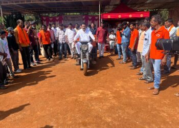 ಬಳ್ಪ ಗ್ರಾಮದಲ್ಲಿ ಗ್ರಾಮೋತ್ಸವ-2024 : ಕೃಷಿ ಹಾಗೂ ವಸ್ತು ಪ್ರದರ್ಶನ ಮಳಿಗೆಗೆ ಚಾಲನೆ ನೀಡಿದ ಸಂಸದ ನಳಿನ್ ಕುಮಾರ್ ಕಟೀಲ್