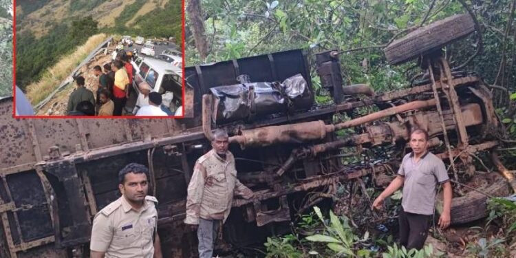 ಮಂಜು ಆವರಿಸಿದ ಹಿನ್ನೆಲೆ : ಪ್ರಪಾತಕ್ಕೆ ಬಿದ್ದ ಟಿಪ್ಪರ್​