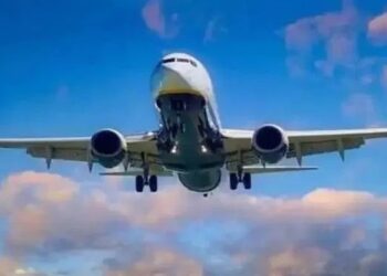ವಿಮಾನದಲ್ಲಿ ಶೌಚಾಲಯಕ್ಕೆ ಹೋಗಿ ಫಜೀತಿಗೆ ಸಿಲುಕಿಕೊಂಡ ಪ್ರಯಾಣಿಕ : ಸ್ಪೈಸ್ ಜೆಟ್​​ನಲ್ಲಿ ಬಂದವನಿಗೆ ಟಾಯ್ಲೆಟ್​ನಲ್ಲಿ ಏನಾಯ್ತು..!?