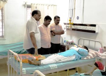 ಪುತ್ತೂರು : ಜಾಗದ ವಿಚಾರವಾಗಿ ಮಹಿಳೆಗೆ ಹಲ್ಲೆ : ಆಸ್ಪತ್ರೆಗೆ ಭೇಟಿ ನೀಡಿದ ಬಿಜೆಪಿ ನಿಯೋಗ : ಕುಟುಂಬಕ್ಕೆ ನ್ಯಾಯ ದೊರಕಿಸಿಕೊಡುವಂತೆ ಇಲಾಖೆಗೆ ಆಗ್ರಹ