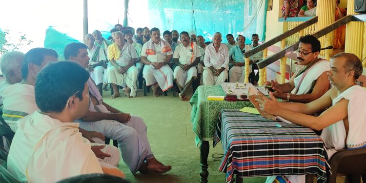 ಮೇಲಿನ ಮುಕ್ಕೂರು : ತರವಾಡು ಕ್ಷೇತ್ರದ ಸಾನಿಧ್ಯ ಅಭಿವೃದ್ಧಿ ಹಿನ್ನೆಲೆ : ನಾಲ್ಕು ದಿನಗಳ ಅಷ್ಟಮಂಗಲ ಪ್ರಶ್ನಾ ಚಿಂತನೆ ಪ್ರಾರಂಭ