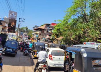 ಪುತ್ತೂರು : ಜ್ಯುವೆಲ್ಲರಿ ಮಳಿಗೆ ಉದ್ಘಾಟನೆ : ಟ್ರಾಫಿಕ್ ಜಾಮ್..!