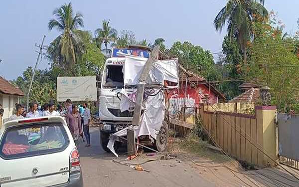 ಬೆಳ್ತಂಗಡಿ : ಪಾದಚಾರಿಗಳ ಮೇಲೆ ಹರಿದ ಲಾರಿ : ಇಬ್ಬರು ಮೃತ್ಯು