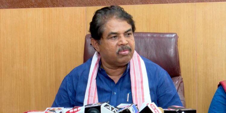 ಭುಗಿಲೆದ್ದ ಆಕ್ರೋಶ : ಬಜರಂಗದಳ ಕಾರ್ಯಕರ್ತರಲ್ಲಿ ಕೊನೆಗೂ ಕ್ಷಮೆಯಾಚಿಸಿದ ಆರ್. ಅಶೋಕ್