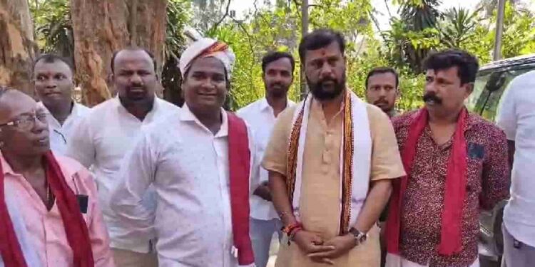 ಸಿನಿಮಾ, ಧಾರವಾಹಿಗಳಲ್ಲಿ ನೇಮದ ಅನುಕರಣೆ : ದೈವಾರಾಧಕರ ಹೋರಾಟಕ್ಕೆ ವಿಹೆಚ್ಪಿ ಬಜರಂಗದಳ ಬೆಂಬಲ