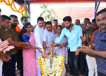 ಬೆಳ್ಳಾರೆ : ಆಟೋರಿಕ್ಷಾ ತಂಗುದಾಣ ಲೋಕಾರ್ಪಣೆ : ದ.ಕ ಜಿಲ್ಲೆಯ ಅಭಿವೃದ್ಧಿಗೆ ಶಕ್ತಿ ಮೀರಿ ಶ್ರಮಿಸಿದ್ದೇನೆ – ಸಂಸದ ನಳಿನ್ ಕುಮಾರ್ ಕಟೀಲ್