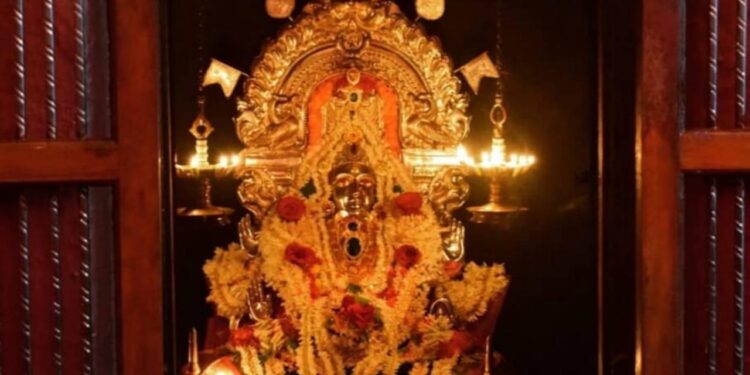 (ಮಾ.14) ಪುತ್ತೂರು: ಲಕ್ಷ್ಮೀದೇವಿ ಬೆಟ್ಟದ ಮಹಾಲಕ್ಷ್ಮೀ ದೇವಿಗೆ ಸೂರ್ಯ ರಶ್ಮಿ ಸ್ಪರ್ಶ