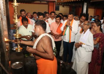 ಸುಳ್ಯ : ಶ್ರೀ ಚೆನ್ನಕೇಶವ ದೇವಸ್ಥಾನಕ್ಕೆ ಬಿಜೆಪಿ ಅಭ್ಯರ್ಥಿ ಕ್ಯಾಪ್ಟನ್ ಬ್ರಿಜೇಶ್ ಚೌಟ ಭೇಟಿ