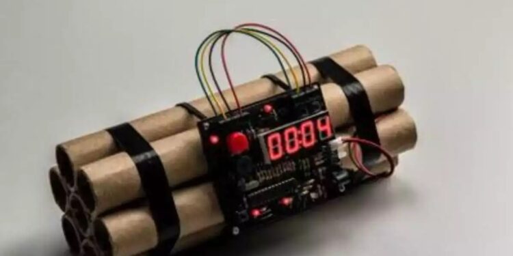 ರಾಮೇಶ್ವರಂ ಕೆಫೆ ಬ್ಲಾಸ್ಟ್ ಬೆನ್ನಲ್ಲೇ ಮತ್ತೆ ಬಾಂಬ್ ಬೆದರಿಕೆ : ಸಿಎಂ, ಡಿಸಿಎಂ, ಗೃಹ ಸಚಿವರಿಗೆ ಇ-ಮೇಲ್‌!