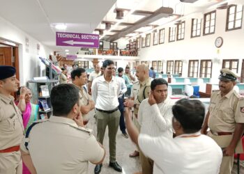 ಲೋಕಸಭಾ ಚುನಾವಣೆ ಹಿನ್ನೆಲೆ : ಜಿಲ್ಲಾಧಿಕಾರಿ ಹಾಗೂ ಪೊಲೀಸ್ ಅಧಿಕಾರಿಗಳಿಂದ ಇ.ವಿ.ಎಂ. ಭದ್ರತಾ ಕೇಂದ್ರಗಳ ಪೂರ್ವಸಿದ್ಧತೆ ಪರಿಶೀಲನೆ