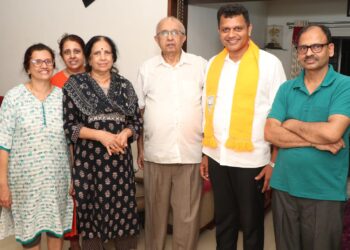 ಪುತ್ತೂರು : ಡಾ.ಎಂ.ಕೆ. ಪ್ರಸಾದ್ ದಂಪತಿಯನ್ನು ಭೇಟಿಯಾದ ದ.ಕ. ಜಿಲ್ಲಾ ಬಿಜೆಪಿ ಅಭ್ಯರ್ಥಿ ಬ್ರಿಜೇಶ್ ಚೌಟ