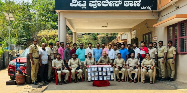 ಅಡ್ಯನಡ್ಕ ಕರ್ನಾಟಕ ಬ್ಯಾಂಕ್ ಕಳವು ಪ್ರಕರಣ : ದ.ಕ. ಜಿಲ್ಲಾ ಪೊಲೀಸರಿಂದ ಮೂವರು ಅಂತರಾಜ್ಯ ಕಳ್ಳರ ಬಂಧನ : ಆರೋಪಿಗಳನ್ನು ಪತ್ತೆ ಮಾಡಿದ ತಂಡಕ್ಕೆ ಬಹುಮಾನ ಘೋಷಿಸಿದ ಎಸ್.ಪಿ.