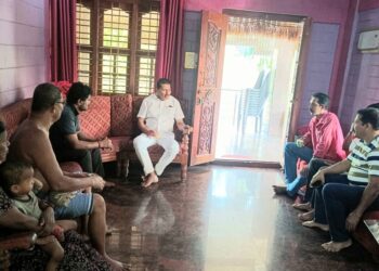 ಪುತ್ತೂರು : ಚೆಂಡೆ, ಬ್ಯಾಂಡಿನೊಂದಿಗೆ ಬಿಜೆಪಿ ಕಾರ್ಯಕರ್ತನ ಮನೆಗೆ ತೆರಳಿದ ಪ್ರಕರಣ : ‘ನೀತಿ ಸಂಹಿತೆ ಜಾರಿಯಲ್ಲಿರುವ ವೇಳೆ ಯಾವ ಆಧಾರದಲ್ಲಿ ಬಿಡುಗಡೆ !?’ – ಮಠಂದೂರು ಪ್ರಶ್ನೆ