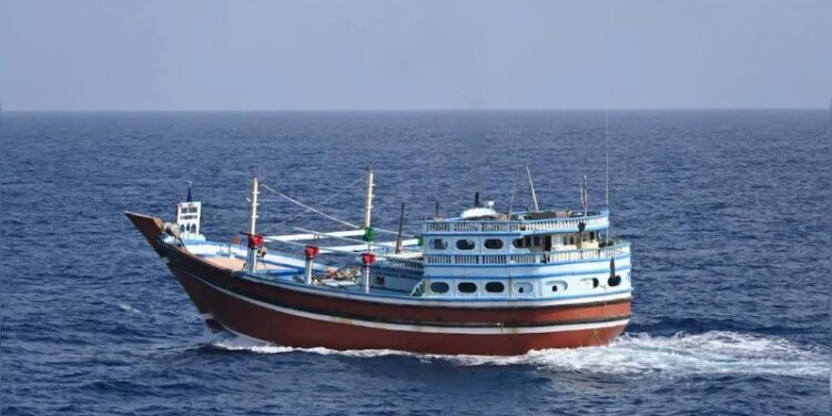 ಕಡಲ್ಗಳ್ಳರ ದಾಳಿಯಿಂದ ಪಾಕ್‌ ಪ್ರಜೆಗಳನ್ನು ರಕ್ಷಿಸಿದ ಭಾರತೀಯ ನೌಕಾಪಡೆ