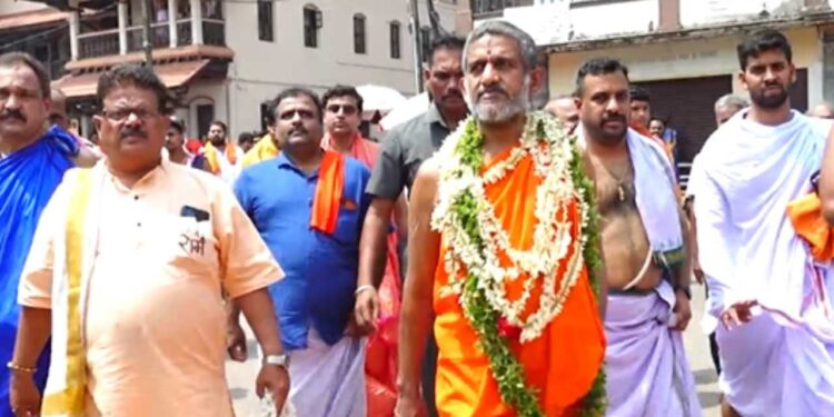 ಅಯೋಧ್ಯೆ ಮಂಡಲ ಪೂಜೆ ಮುಗಿಸಿ ಉಡುಪಿಗೆ ವಾಪಸ್ಸಾದ ಪೇಜಾವರ ಶ್ರೀ : ಅದ್ದೂರಿ ಸ್ವಾಗತ