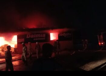 ಪುತ್ತೂರು : ಹರ್ಷ ಶೋರೂಮ್ ಗೋದಾಮಿನಲ್ಲಿ ಅಗ್ನಿ ದುರಂತ