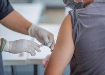 ‘ಕೊರೊನಾ ಲಸಿಕೆಯಿಂದ ಅಡ್ಡ ಪರಿಣಾಮ ಆಗಬಹುದು, ಆದರೆ..’ : ಕೋರ್ಟ್​ ಮುಂದೆ ಸತ್ಯ ಒಪ್ಪಿಕೊಂಡ ಕೊರೊನಾ ಲಸಿಕೆ ಕಂಪನಿ..!