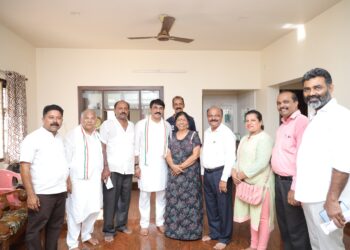 ಪುತ್ತೂರು : ಮಾಜಿ ಶಾಸಕಿ ಶಕುಂತಳಾ ಶೆಟ್ಟಿ ನಿವಾಸಕ್ಕೆ ಕಾಂಗ್ರೆಸ್ ಅಭ್ಯರ್ಥಿ ಪದ್ಮರಾಜ್ ಭೇಟಿ
