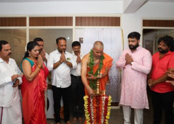 ವಿದ್ಯಾಮಾತಾ ಅಕಾಡೆಮಿಯ ಕಾರ್ಕಳ ಶಾಖೆ ಶುಭಾರಂಭ : ಶಾಖೆಯನ್ನು ಉದ್ಘಾಟಿಸಿದ ವಜ್ರದೇಹಿ ಶ್ರೀಗಳು : ವಿವಿಧ ಕ್ಷೇತ್ರದಲ್ಲಿ ಸಾಧನೆಗೈದವರನ್ನು ಸನ್ಮಾನಿಸಿ ಗೌರವಿಸಿದ ವಿದ್ಯಾಮಾತಾ ಅಕಾಡೆಮಿ