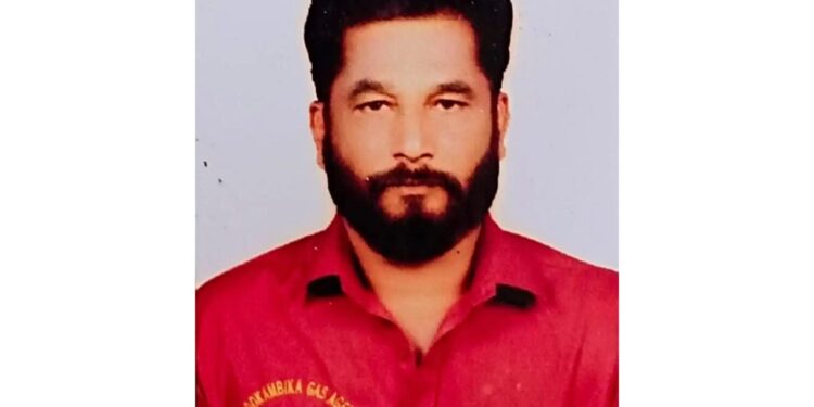 ಪುತ್ತೂರು : ಮನೆಯಲ್ಲಿಯೇ ನೇಣು ಬಿಗಿದು ವ್ಯಕ್ತಿ ಆತ್ಮಹತ್ಯೆ : ಪತ್ನಿ ನೀಡಿದ ದೂರಿನ ಮೇರೆಗೆ ಪ್ರಕರಣ ದಾಖಲು..!