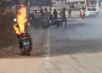 ಬೆಂಕಿಗೆ ಆಹುತಿಯಾದ ಎಲೆಕ್ಟ್ರಿಕ್ ಸ್ಕೂಟರ್..!