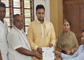 ಮೈಸೂರು-ಕೊಡಗು ಬಿಜೆಪಿ ಅಭ್ಯರ್ಥಿ ಯದುವೀರ್ ನಾಮಪತ್ರ ಸಲ್ಲಿಕೆ : ಮಹಾರಾಜರಿಗೆ ಕೃಷಿ ಭೂಮಿ, ಸ್ವಂತ ಮನೆ ಇಲ್ಲ